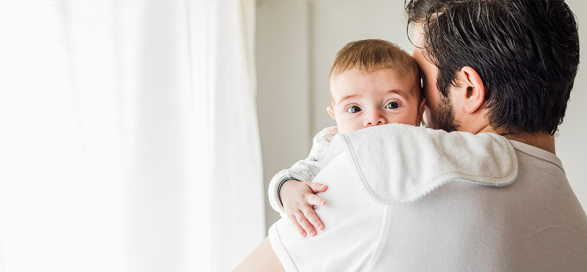 Czkawka u niemowlaka. Jak pomóc dziecku?